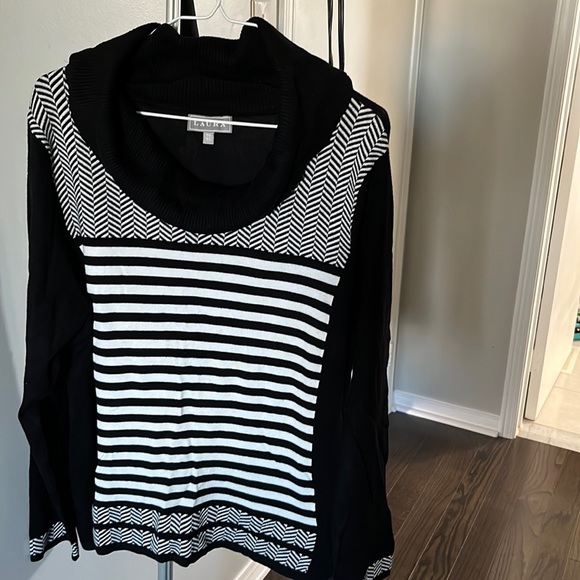 3/$30 Sweater - Picture 1 of 5